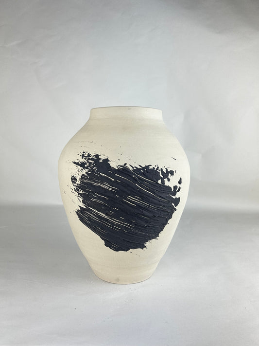 Brush vase